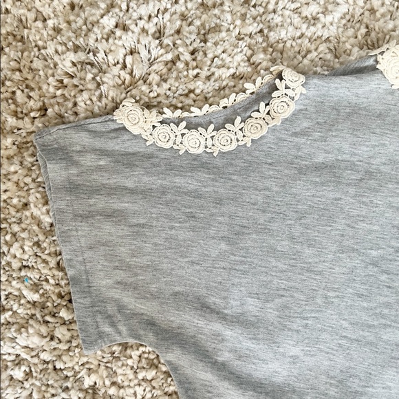 Cute Gray Top With Crochet Detail and Open Shoulder Size Small - Picture 3 of 8